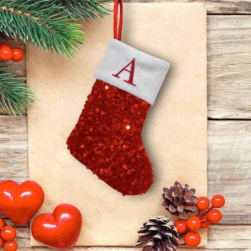 Embroidery Xmas Ornaments - Rode Pailletten Kerstsok met Borduurwerk van