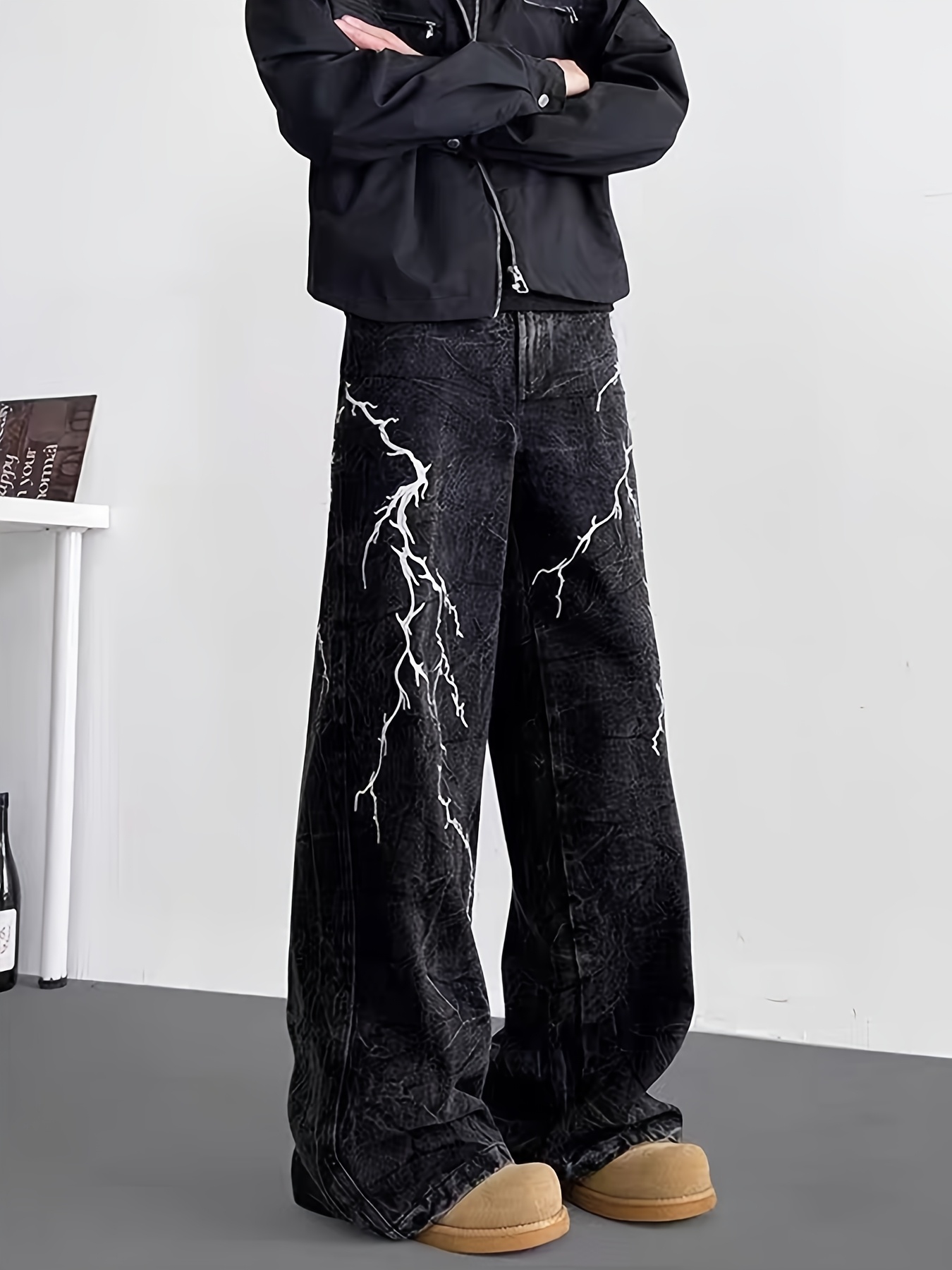 Embroidery On Jeans - Amerikaans high-street design met bliksembeïnspireerd borduurwerk