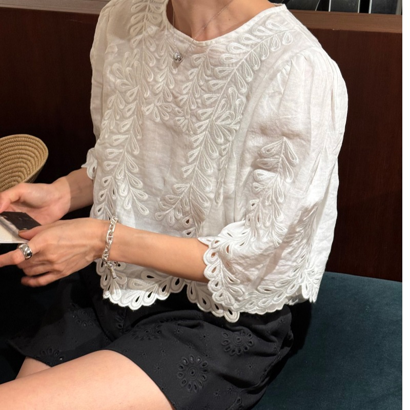 Frans-stijl rondhals shirt met - Embroidery Unique Design recensie en prijs